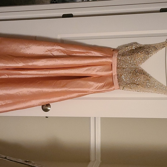 Dress - Picture 1 of 1